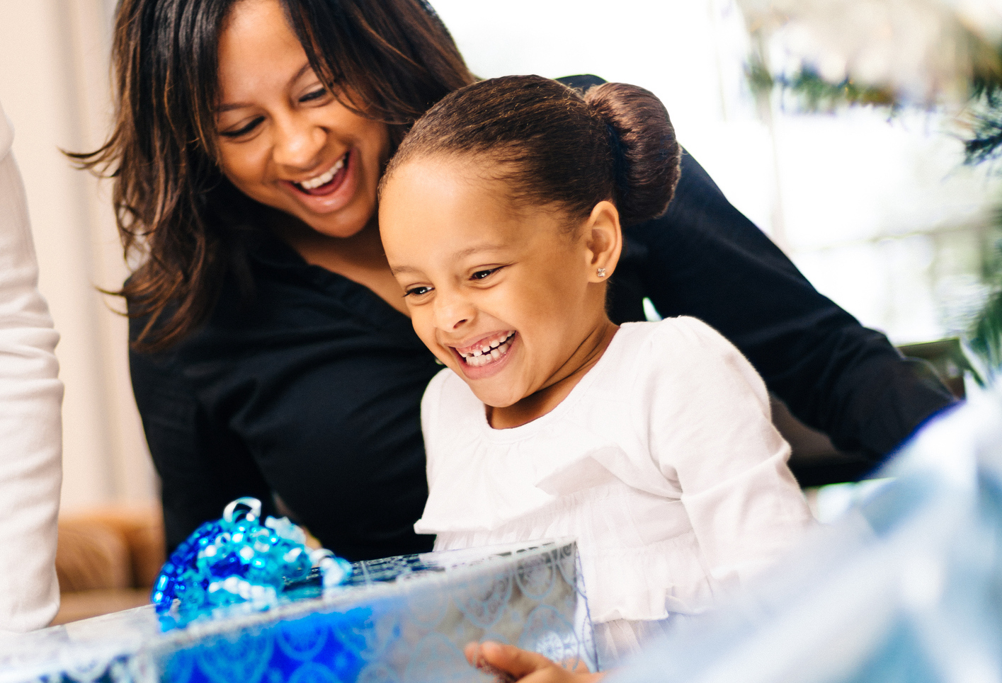 family opening presents