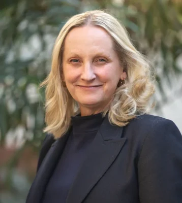 Karen Tanger headshot